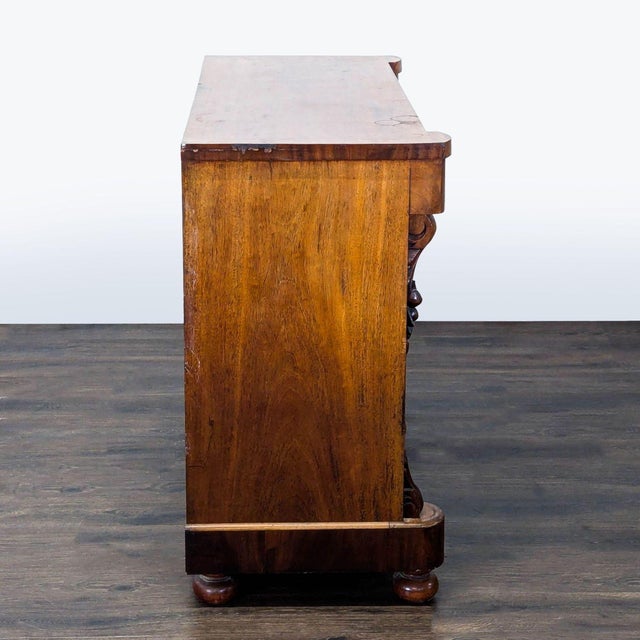 Mid 19th Century Antique American Empire Flame Mahogany Dresser With Skeleton Keys For Sale - Image 5 of 11