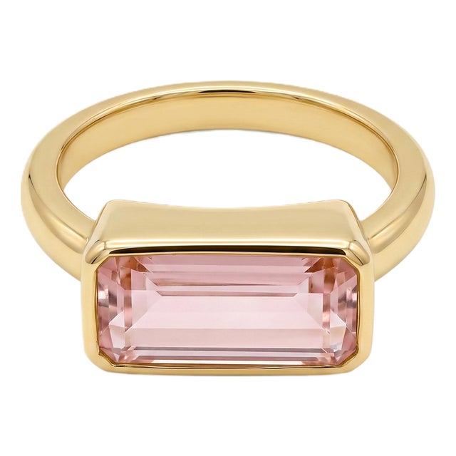 18k Yellow Gold 3.3 Caret Tourmaline Signet Ring, Size 6.5 For Sale