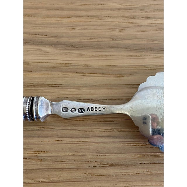 Antique Mother‑of‑Pearl Spoon & Fish Knife Set With Victorian Scrollwork For Sale - Image 4 of 9