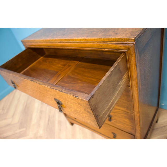 Wood Antique Vintage Edwardian Arts and Crafts Chest of Drawers in Oak, 1900s For Sale - Image 7 of 8
