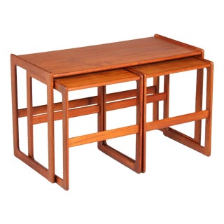 Mid-Century Modern Danish Teak Nesting Tables by Arne Hovmand Olsen for Mogens Kold, 1960s, Set of 3 For Sale