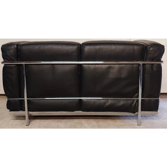 Wonderful lc2 sofa - absolute design classic from cassina, designed by le corbusier, pierre jeanneret and charlotte...