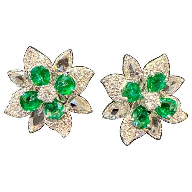 2.5Ct Natural Zambian Emerald & 1.75 Ct Diamond & Rose cut Diamond Earring 18KG For Sale - Image 15 of 18