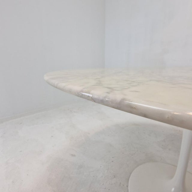 Ivory Marble Dining Table with Chairs by Eero Saarinen for Knoll, 1960s, Set of 6 For Sale - Image 8 of 18