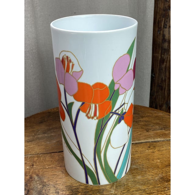 Op Art cylindrical porcelain vase in Rosenthal, Studio-Linie line. Designed in Germany by Wolf Bauer, circa 1970/1980. On...