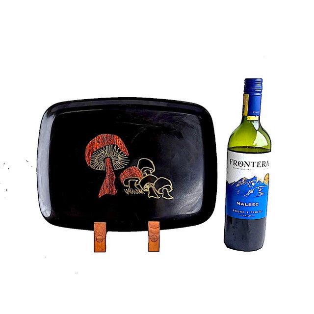 Offered is a medium sized tray by Couroc of Monterey, California with an inlaid mushroom motif featuring brass encasing...