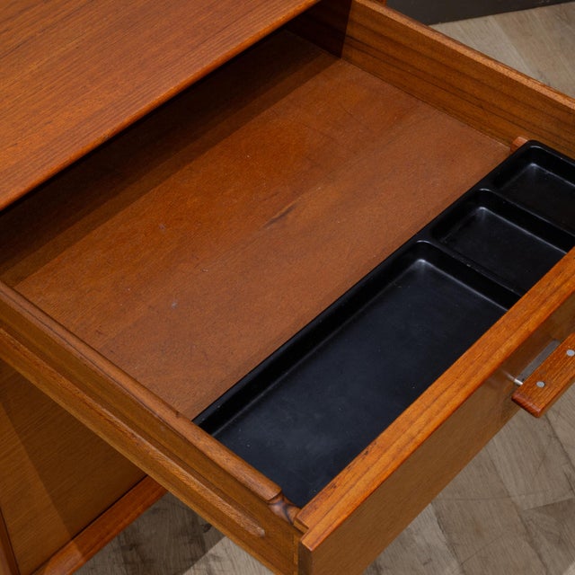 Mid-Century Arne Vodder for Sibast Model 209 Executive Desk c.1955 For Sale - Image 12 of 17