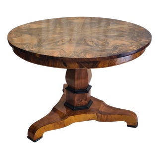 19th Century Biedermeier Round Salon Walnut Table For Sale