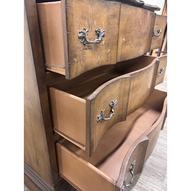 Early 21st Century French Provincial Style Serpentine Front Three Drawer Bombe Chest For Sale - Image 5 of 9