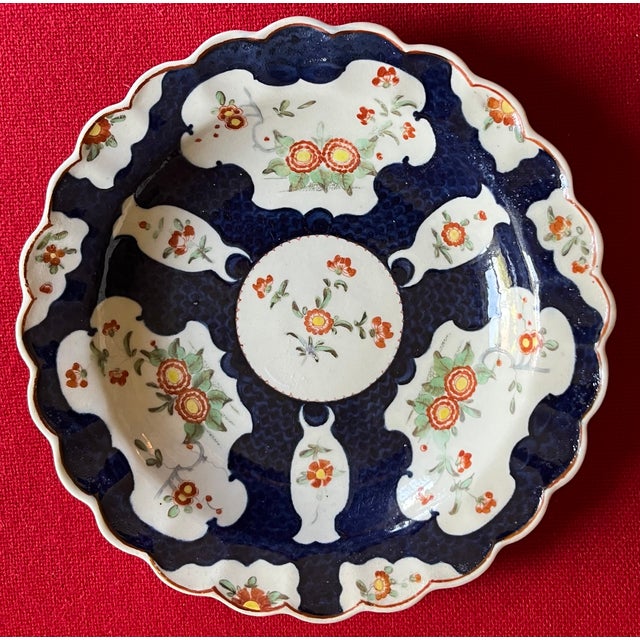 Antique 18th Century English Georgian First Period Worcester Porcelain Blue Scale Plate, Circa 1770 For Sale In New York - Image 6 of 9