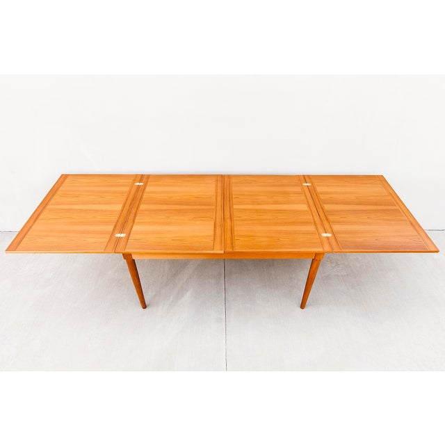 1970s Vintage Danish Modern Expandable Flip Top Dining Table by Skovmand & Andersen For Sale In Los Angeles - Image 6 of 12