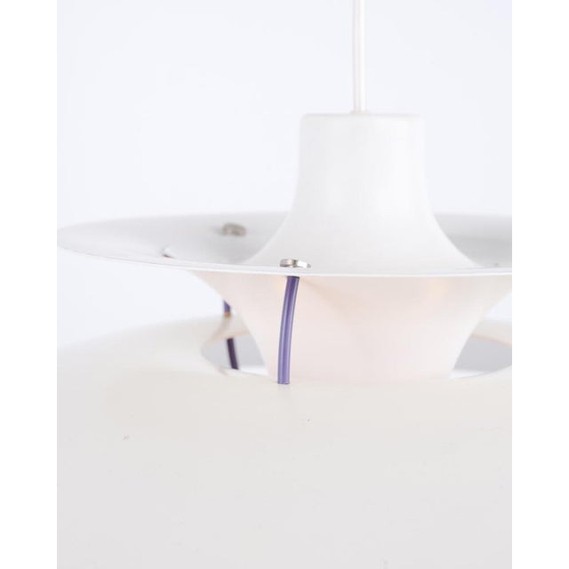 Louis Poulsen Model PH 5 Pendant Light in White Lacquered Metal by Poul Henningsen for Louis Poulsen, 2010 For Sale - Image 4 of 12