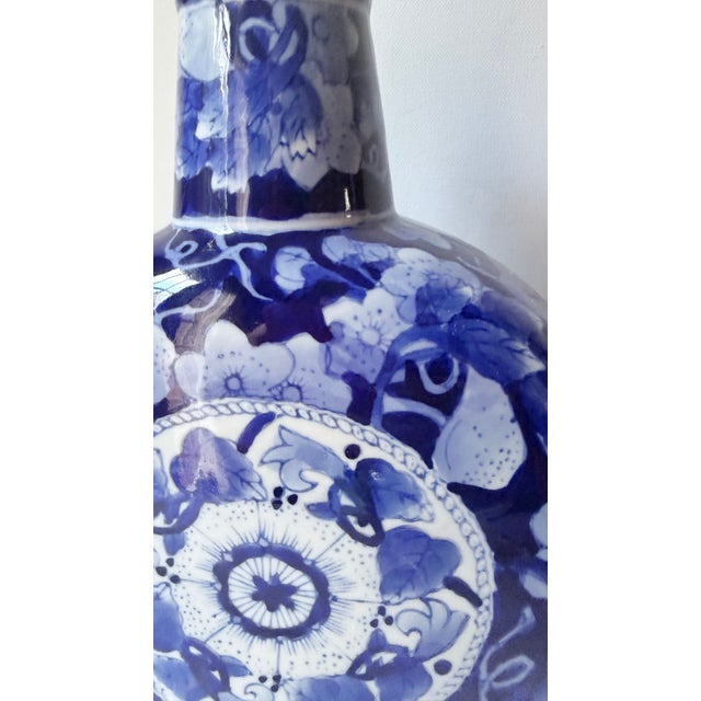 1980s Classic Blue and White Porcelain Round Vase Intricate Hand-Painted For Sale - Image 5 of 11