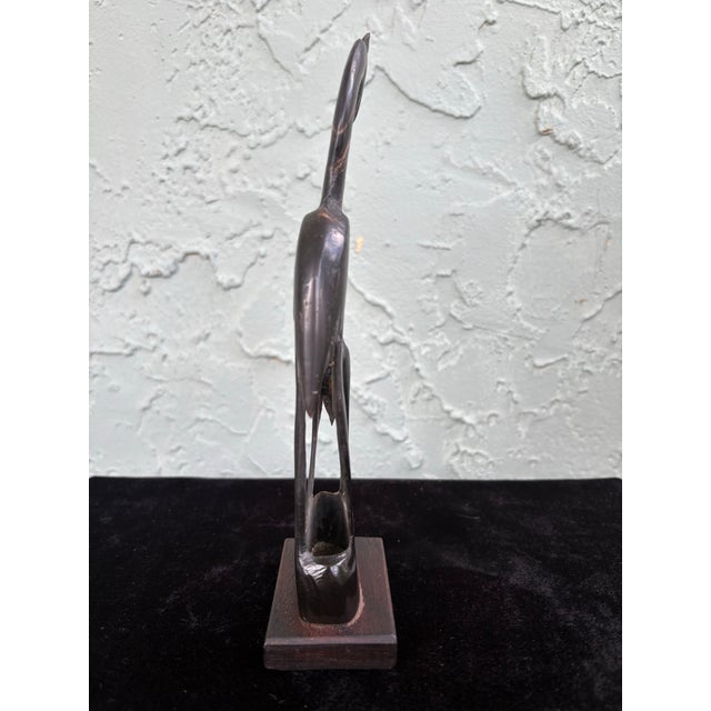 1980s Vintage Hand-Carved Horn Sculpture of Crane Feeding Its Young on Wooden Base (8.75”) For Sale - Image 5 of 9