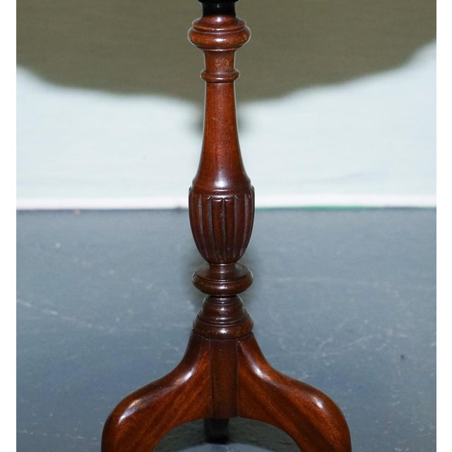 Gold Antique Hardwood Scalloped Edge Top Side Table on Tripod Feet, 1930 For Sale - Image 8 of 10