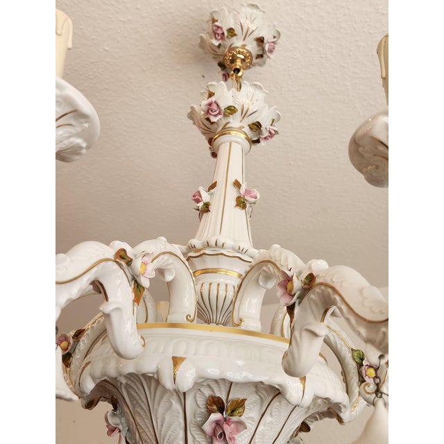 Cream Large Hand-Painted Gilded Floral Ceramic 8-Light Chandelier from Mangani D'Arte, Florence, Italy, 1950s For Sale - Image 8 of 18