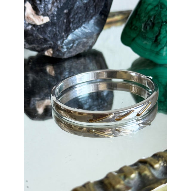 Silver Vintage Italian 925 Sterling Silver Bypass Hinged Bangle Bracelet Italy Modern Sculptural Design For Sale - Image 8 of 14