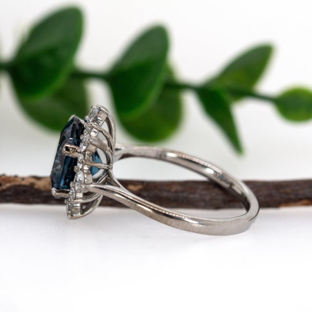 2020s 4cts London Blue Topaz Ring W Natural Diamond Halo in Solid 14k Gold | Rd 9mm, Size 6.75 For Sale - Image 5 of 8