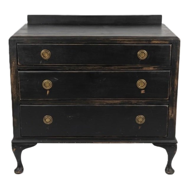 19th Century Queen Anne 3 Drawer Commode Chest For Sale