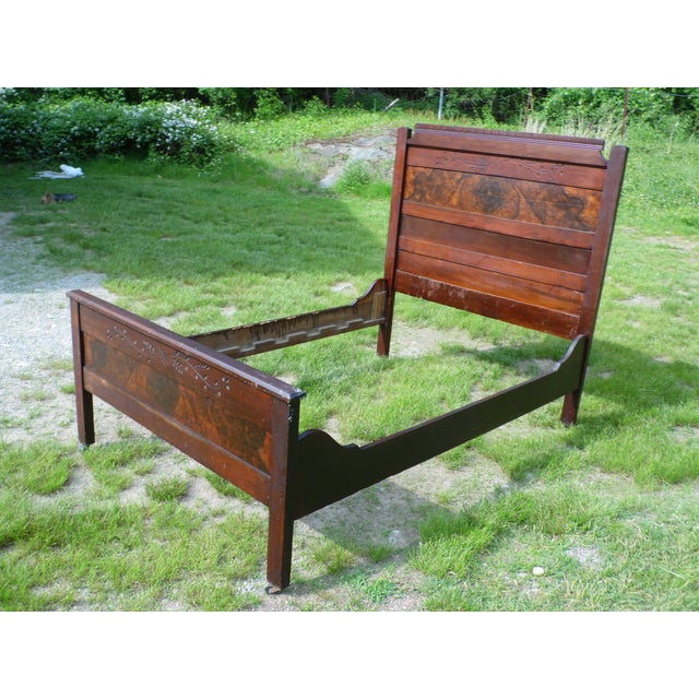 Antique American Victorian Eastlake Black Walnut Spoon Carved 3/4 Bed