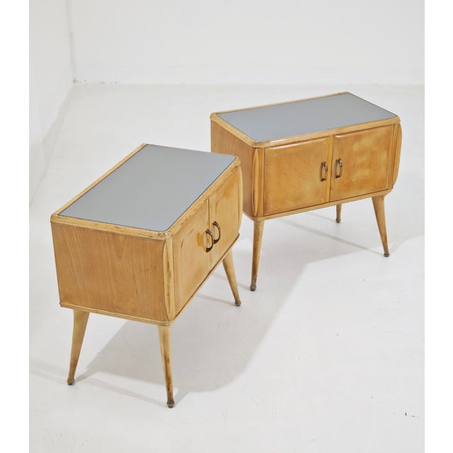 1950s Mid-Century Modern Curved Light Wood Bedside Tables, Italy, 1950s, Set of 2 For Sale - Image 5 of 18