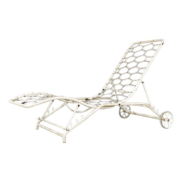 Mid-Century Italian Modern White Iron Garden Deck-Chair or Chaise Longue, 1960s For Sale