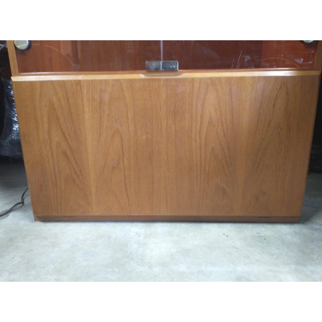 Brown 1970s Mid-Century Dixie Furniture Liquor Cabinet/Display Case For Sale - Image 8 of 12