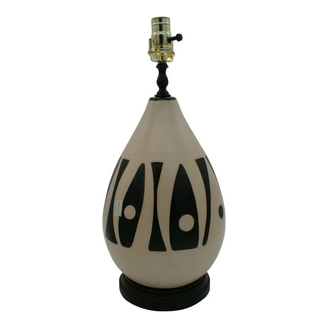 Late 20th Century Black & Ivory Geometric Chulucanas Pottery Lamp – Handcrafted Peruvian Art Bulb Shape For Sale