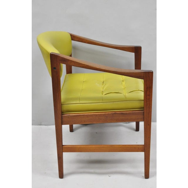 Vintage Ray Zimmerman for Dux Sculpted Walnut Green Vinyl Club Lounge Arm Chair For Sale - Image 11 of 18