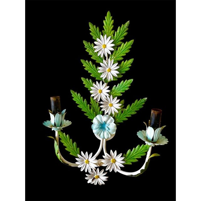 Metal Floral Daisy Wall Light in Hand-Painted Tole Metal, Italy 1960s For Sale - Image 7 of 7