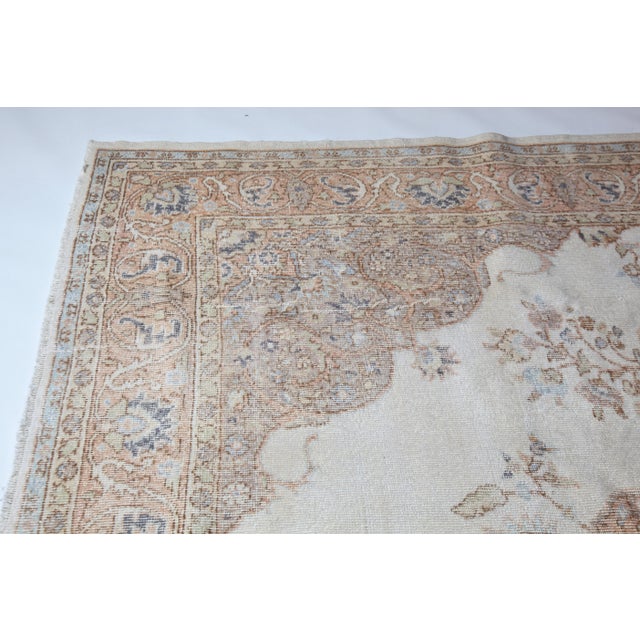 Tribal Turkish Hand-Knotted Vintage Floor Rug – Medallion & Vinework in Soft Earth Tones - For Sale - Image 3 of 13