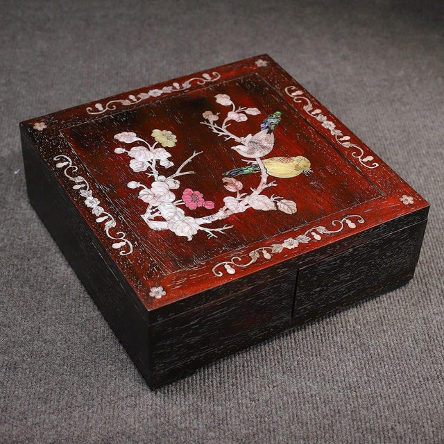 Late 20th Century Wooden Swivel Top Box With Mother-of-Pearl Bird and Floral Inlay For Sale In Los Angeles - Image 6 of 10