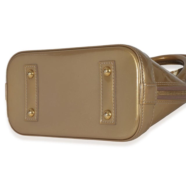 Beige Poudre Monogram Vernis Alma BB For Sale In New York - Image 6 of 9