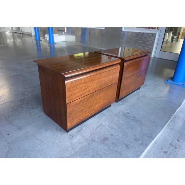 Vintage Lane Altavista Two Drawer Nightstands, Mid Century Modern, a Pair For Sale - Image 16 of 16