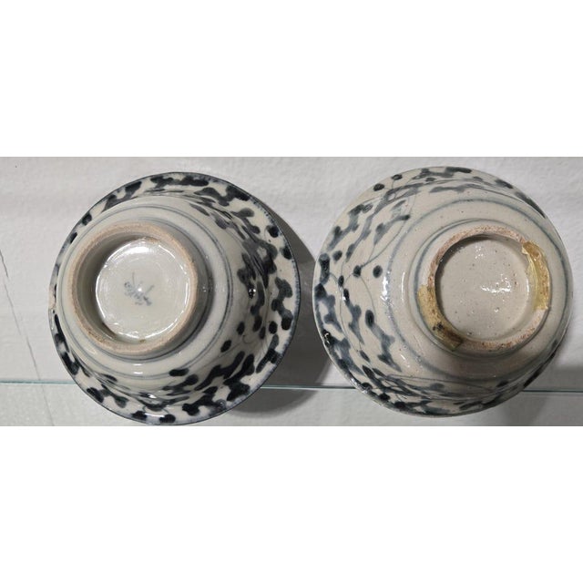 Antique Vietnamese blue-and-white ceramic bowl (19th century), diameter 14.5 cm For Sale In Los Angeles - Image 6 of 11