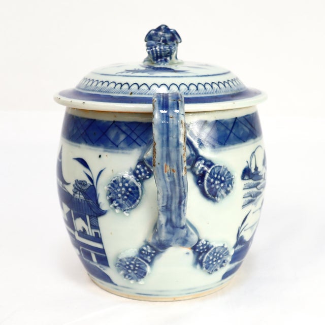 Late 19th Century Antique Chinese Export Porcelain Canton Pattern Cider Jug With Lid For Sale - Image 5 of 18