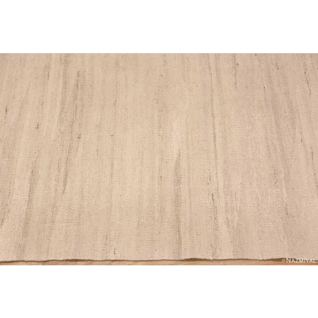 2020s Nazmiyal Collection Large Solid Cream Minimalist Modern Flatweave Kilim Rug For Sale - Image 5 of 7