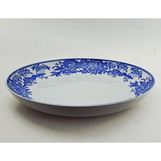 Late 20th Century Spode Blue Room 'Girl at Well' Pasta Serving Bowl 11.75", Made in England - With No Center Decoration For Sale In New York - Image 6 of 8