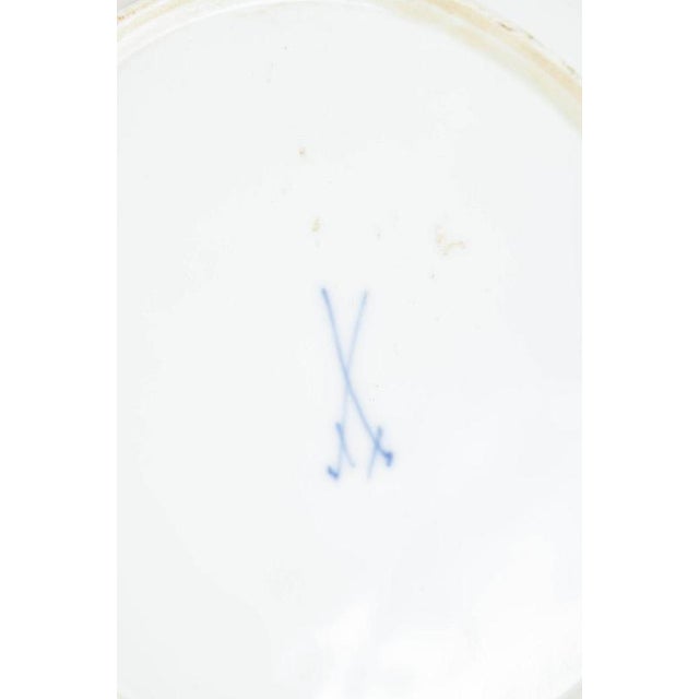 Antique Dish in Porcelain with Relief Leaf Decoration from Meissen, 1800s For Sale - Image 4 of 5