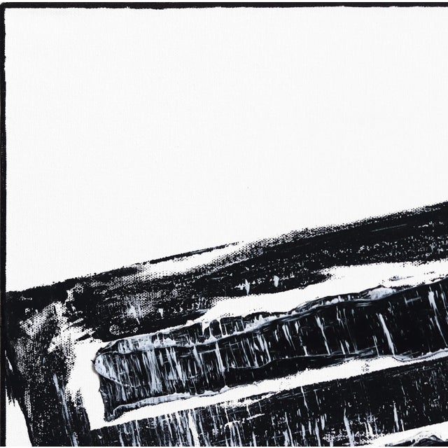 Len Klikunas paints minimalist artworks to modify experienced reality through visual perception. The Blocks series is a...