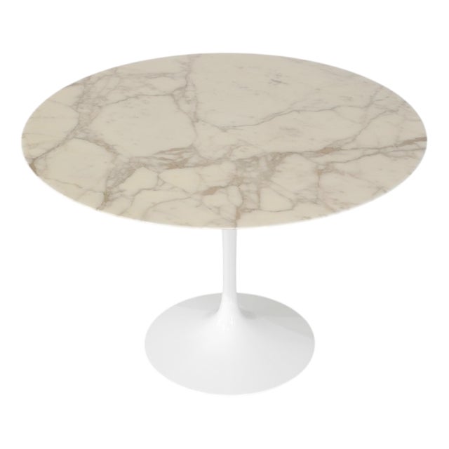 Tulip Marble Dining Table by Eero Saarinen for Knoll International, 2009 For Sale