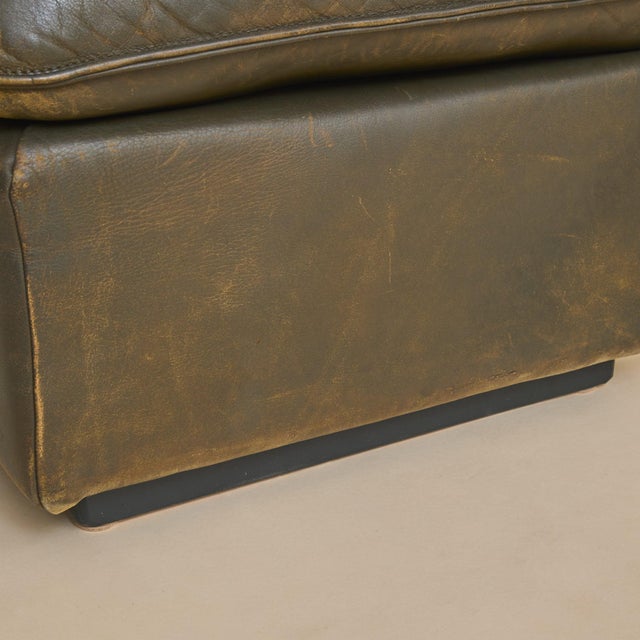 Swiss Olive Leather DS 49 Ottoman by De Sede, 1970s - 2 Available For Sale In Chicago - Image 6 of 13