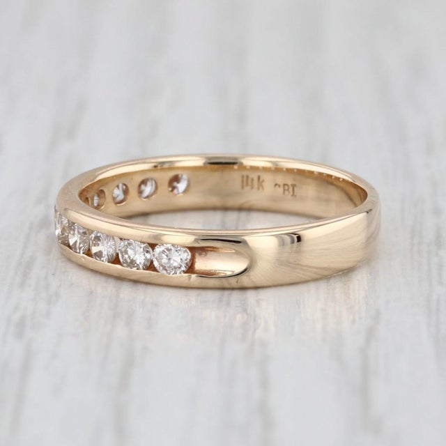 Modern 0.80ctw Diamond Wedding Band 14k Yellow Gold Size 7.5 Stackable Anniversary Ring For Sale - Image 3 of 8