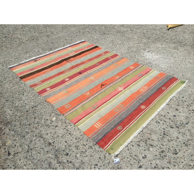 Vintage Turkish Kilim Rug - 4′7″ × 6′5″ X For Sale - Image 4 of 9