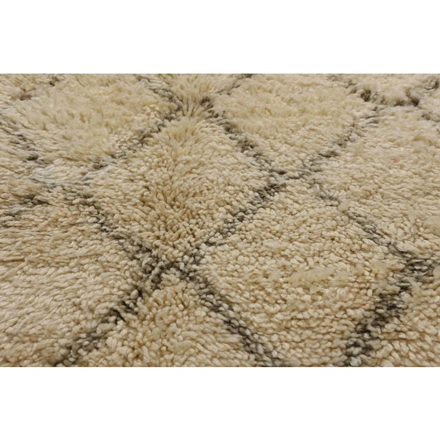 Mid 20th Century Vintage Moroccan Beni Ourain Rug - 05'02 X 07'10 For Sale - Image 5 of 9