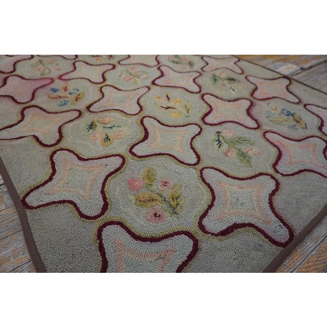 Splendid Gray Color With Oval and Florid Design Antique American Hooked Rug For Sale - Image 9 of 10