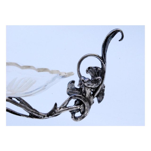 Silver Silver Candy Box with Acid-Etched Glass Plate, Cut-Out Base and Handle For Sale - Image 8 of 10