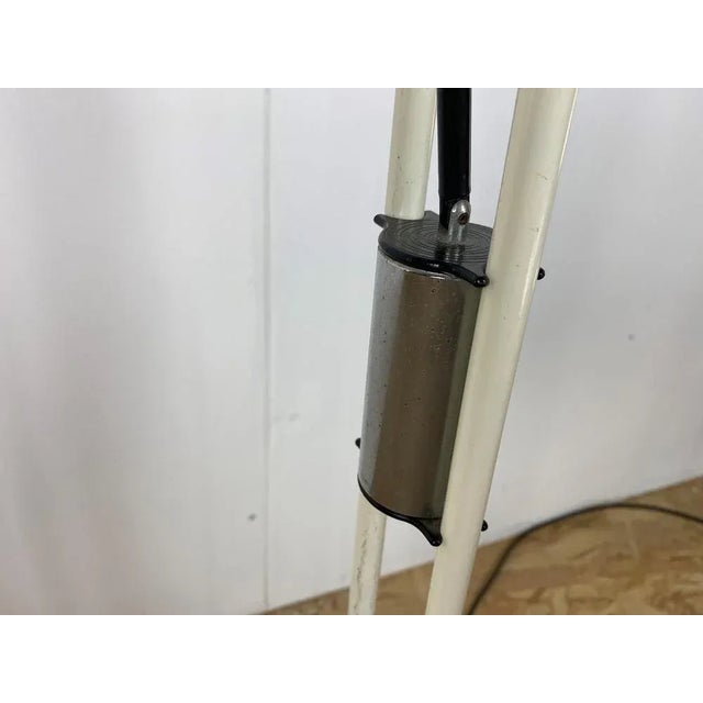 1970s Vintage Chromed and White Metal Up-Light Floor Lamp, 1970s For Sale - Image 5 of 13
