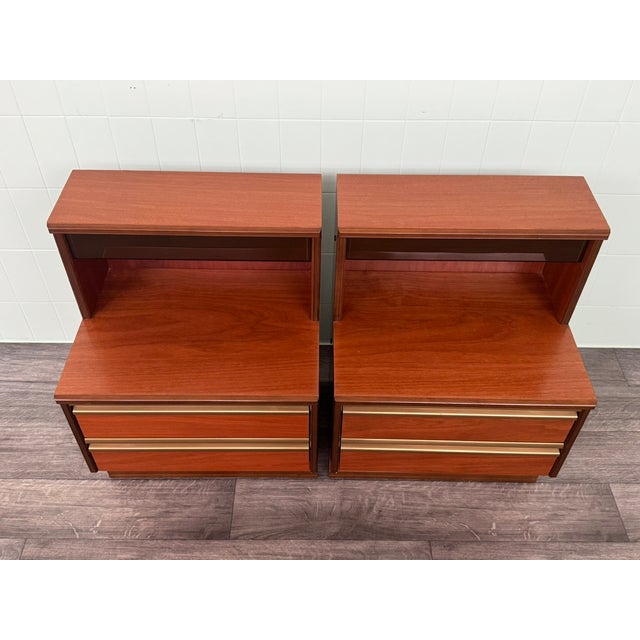 Vintage Italian Nightstands with Integrated Lamps, 1970s, Set of 2 For Sale - Image 6 of 18