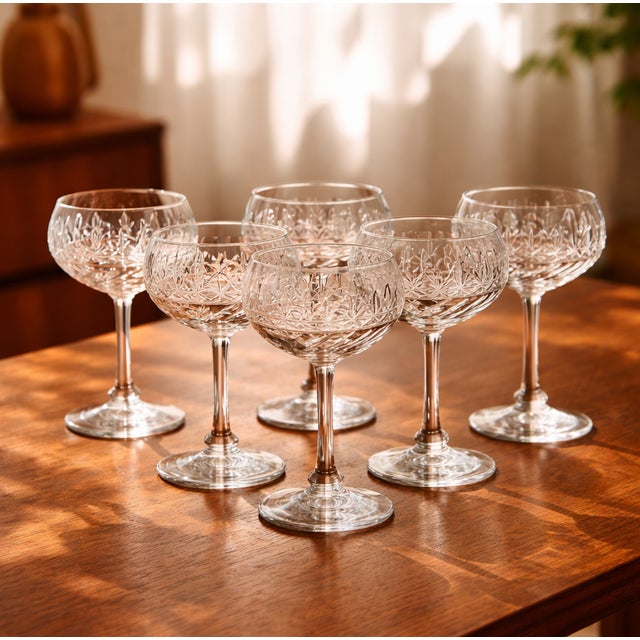 Set of 6 magnificent antique hand-blown crystal wine glasses from the Villeroy & Boch Treveris collection, hand-cut. Leaf...